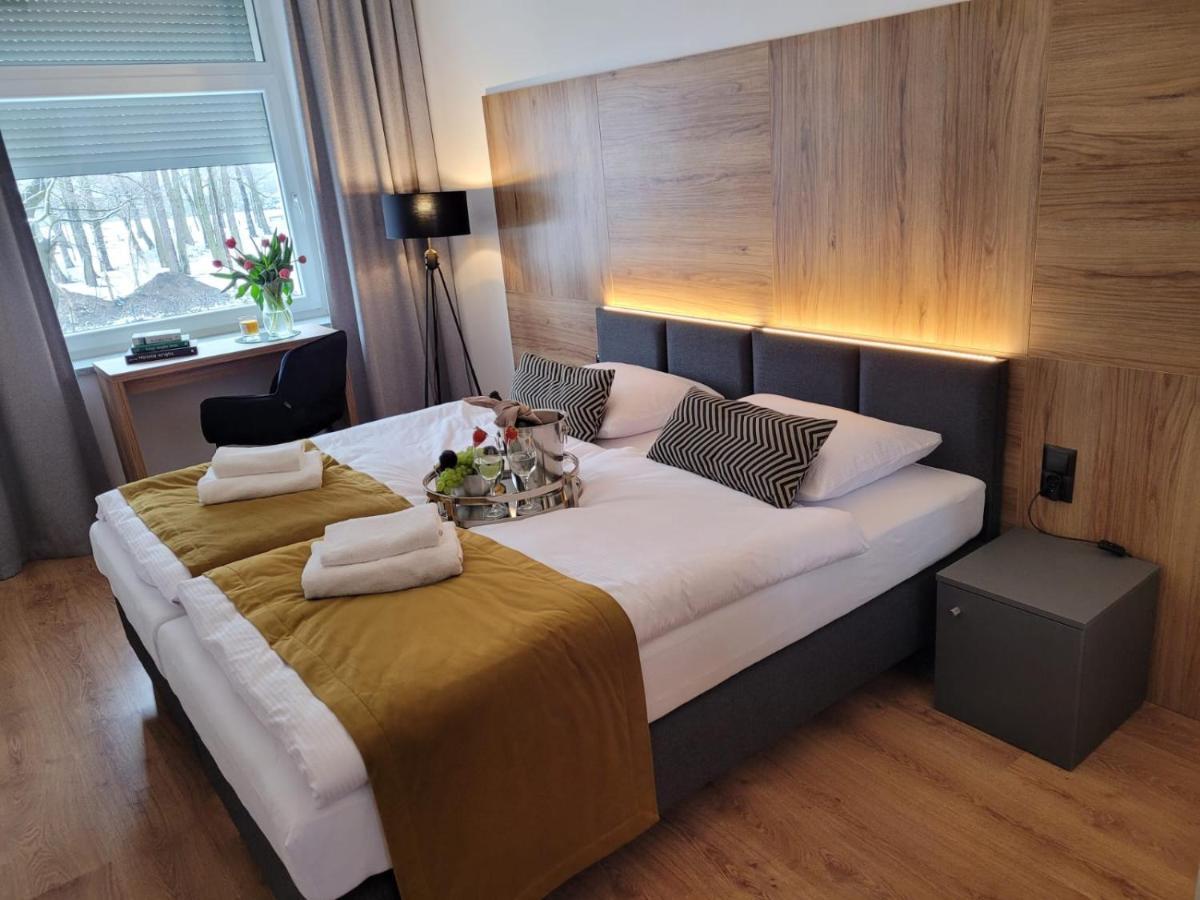 Bed and Breakfast Good Sleep à Kolonowskie Extérieur photo