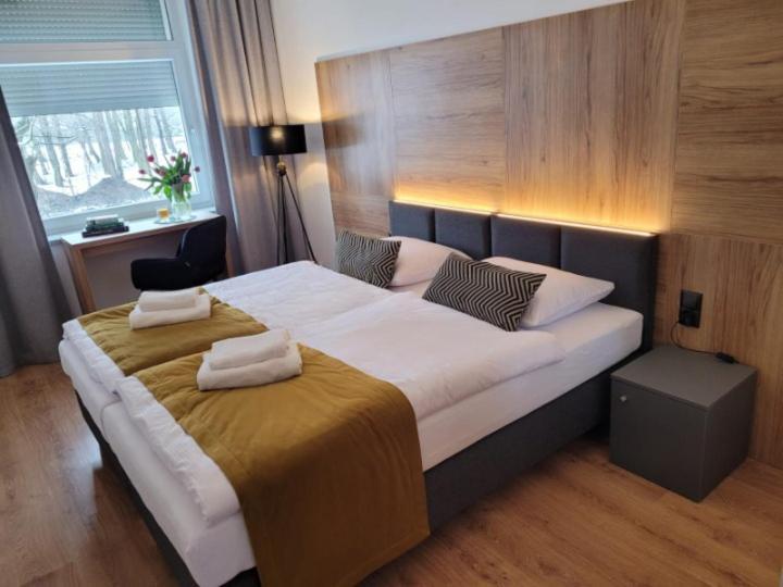 Bed and Breakfast Good Sleep à Kolonowskie Extérieur photo